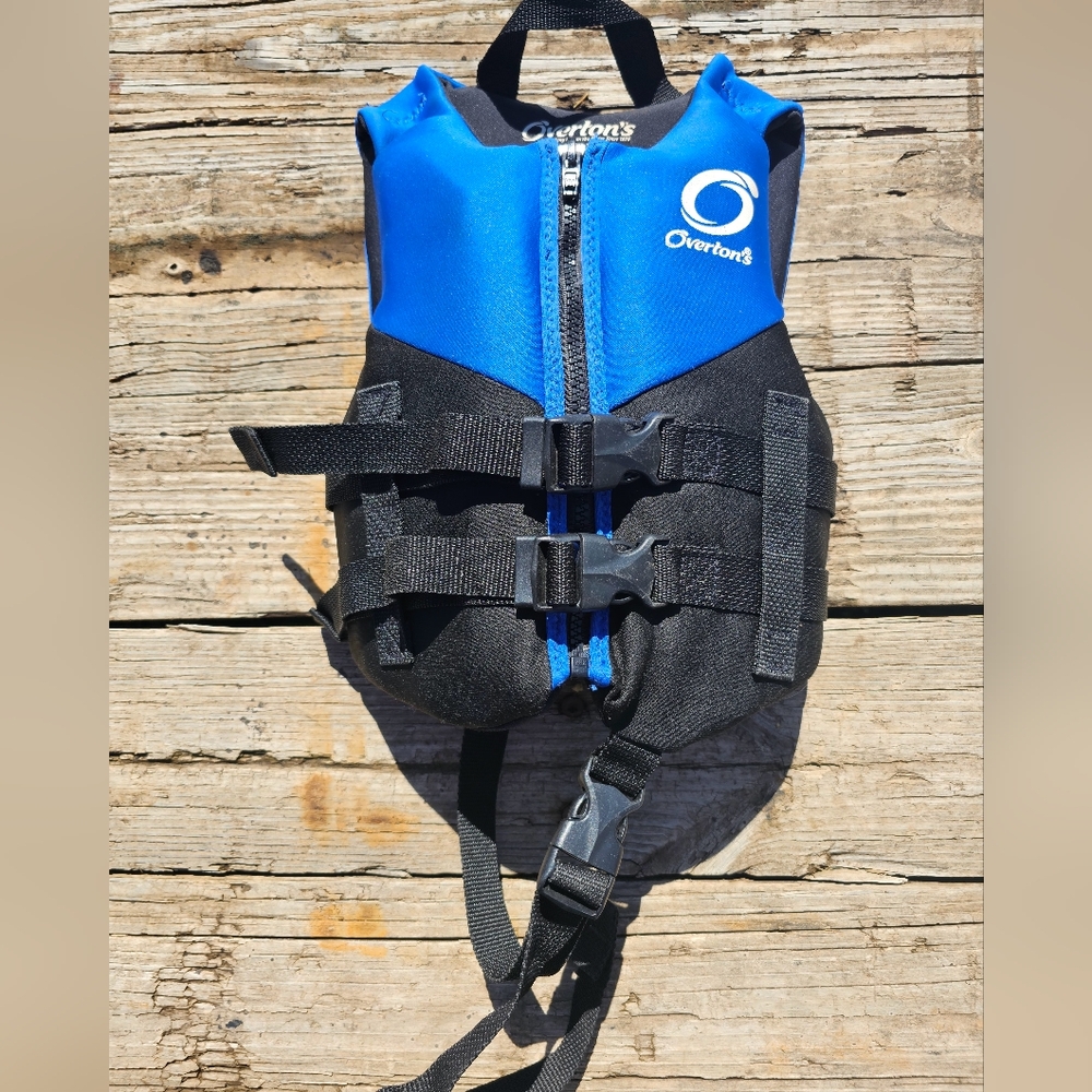 Overtons Flex Fit Life Vest/ Jacket - 30-50 lbs lightly used- Blue Black